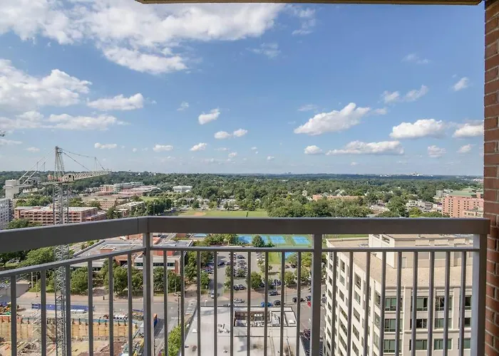 Exclusive Apt In Ballston With Gym