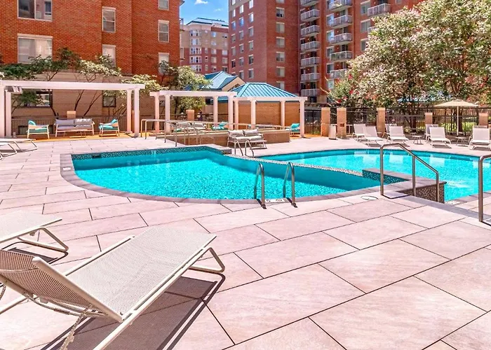 Exclusive Apt In Ballston With Gym